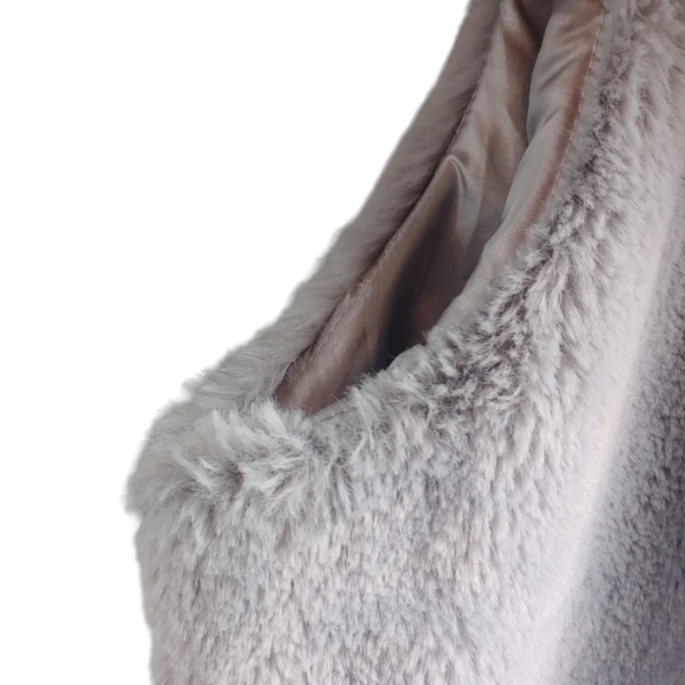 Carmin Women's Gray Faux Fur Vest - Size Large, Soft and Stylish - Picture 3 of 10